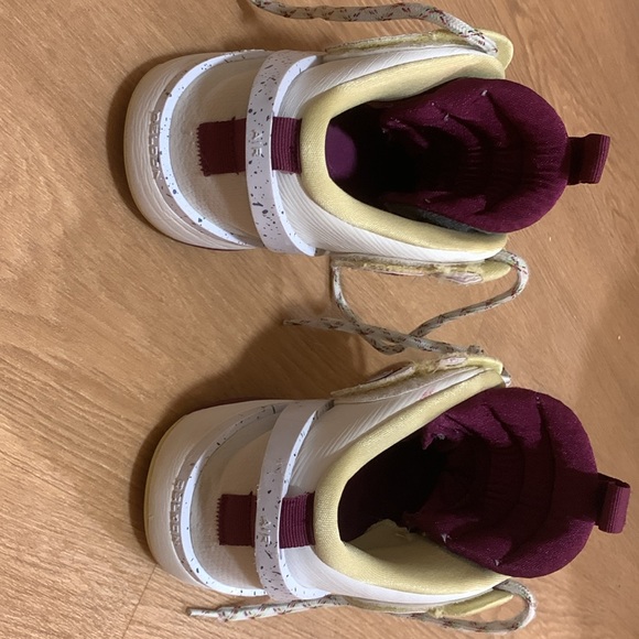 Nike Air Deldon Basketball shoes - Picture 4 of 5